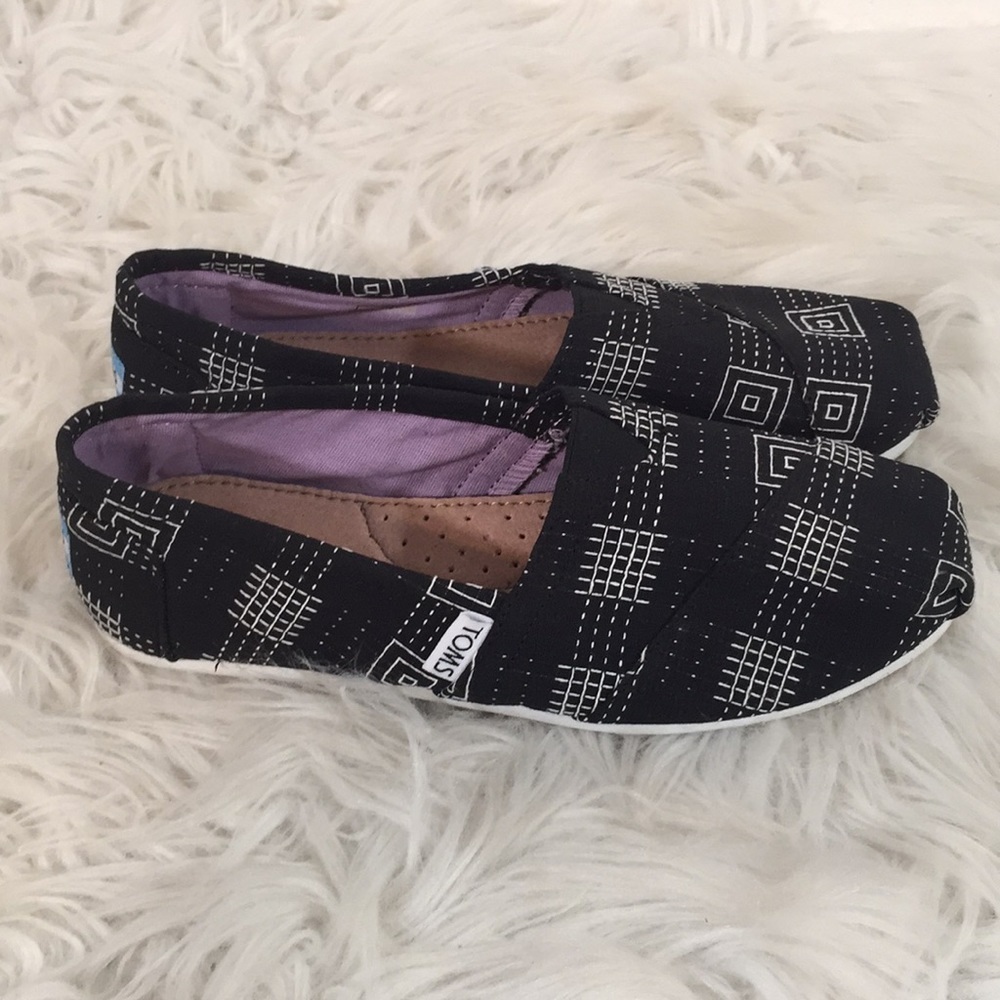 Toms Black/White Geometric Square Printed Slip On